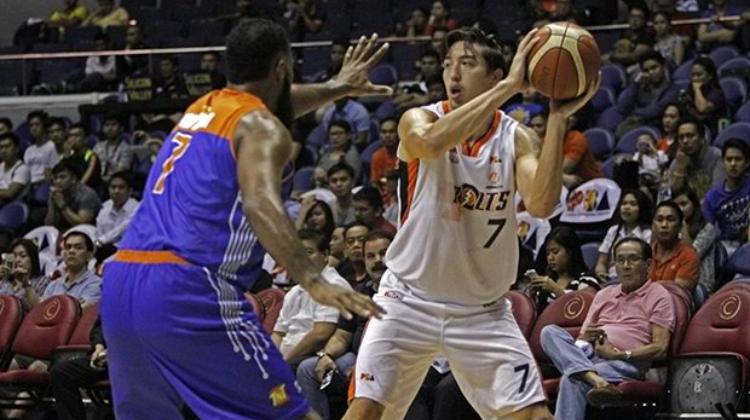 Meralco Bolts clinch first final appearance, Cliff Hodge explode in game 4 on semin final match between TNT