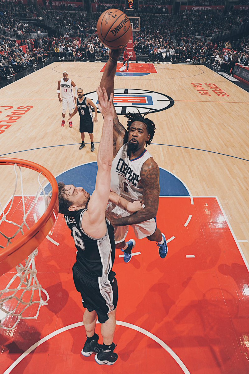  Deandree Jordan going for a dunk againts Pau Gasol