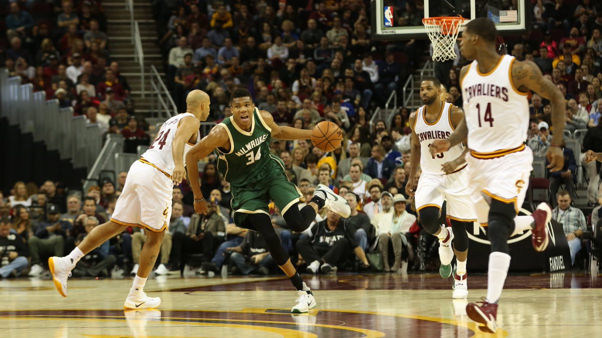 Giannis Antetokounmpo defended by Richard Jefferson