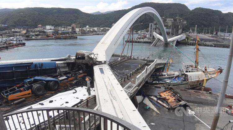 4 Migrant Workers, 2 Filipinos and 2 Indonesian found dead after Bridge Collapse